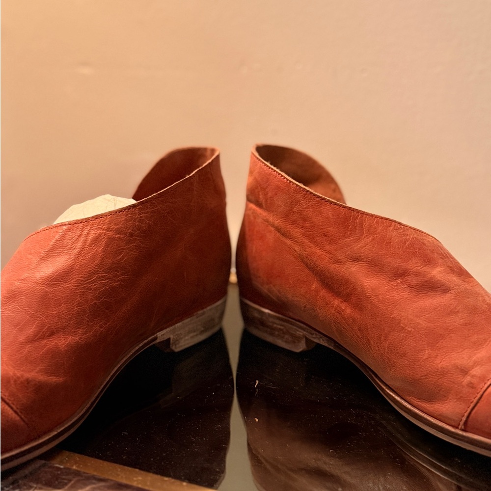 Free People Women’s Rust Leather Cut Out Royale Loafers - Picture 4 of 6
